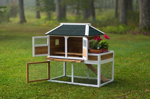 Image of Prevue Pet Chicken Coop with Herb Planter