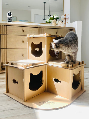 Image of Petique Feline Fortress House Cat House