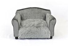 Club Nine Pet Traditional Pet Chair