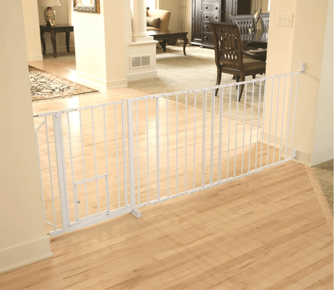 Image of Carlson Maxi Walk-Thru Gate with Pet Door