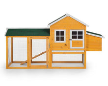 Prevue Pet Chicken Coop with Nest Box